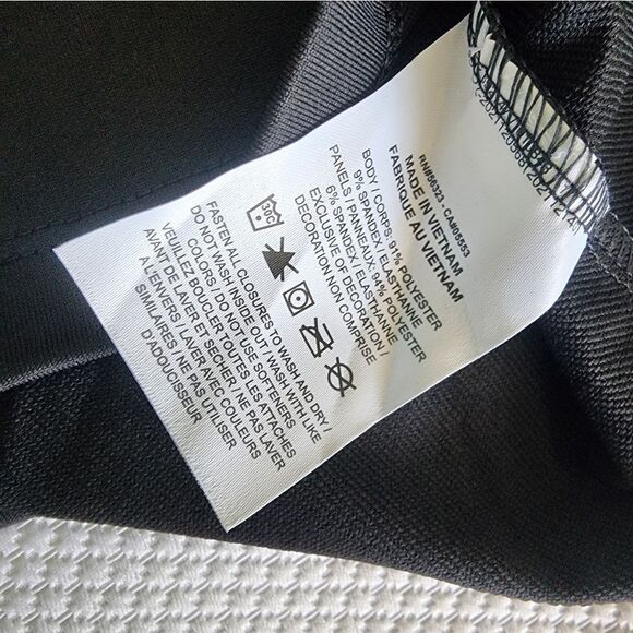 Nike Black Performance Jacket with Quarter-Zip Design - Picture 10 of 10